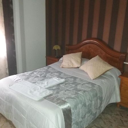 Hostal Texas 2 Fuentes de Ebro 外观 照片