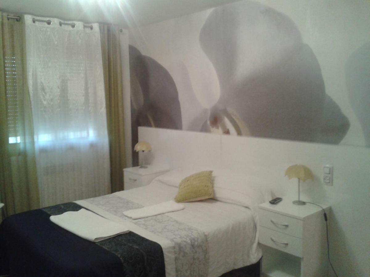 Hostal Texas 2 Fuentes de Ebro 外观 照片