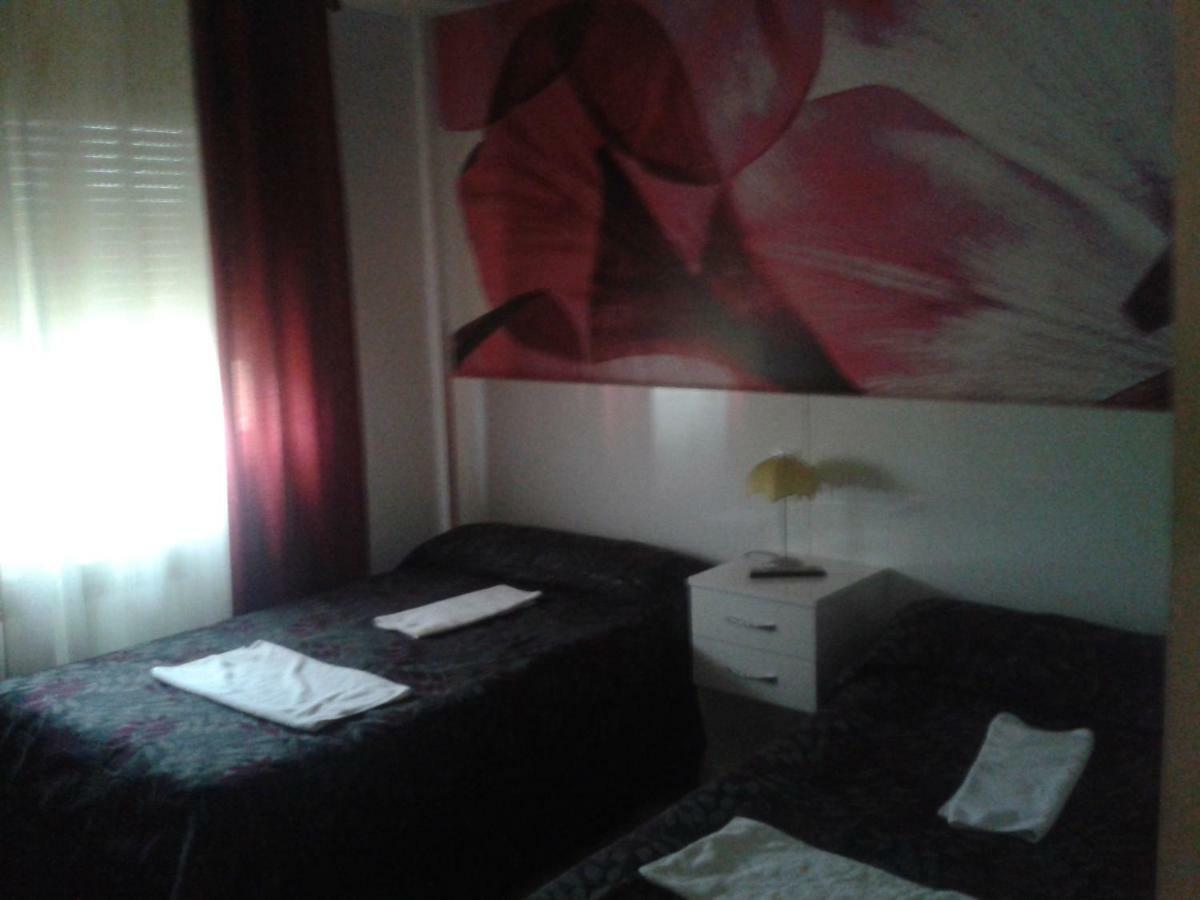 Hostal Texas 2 Fuentes de Ebro 外观 照片